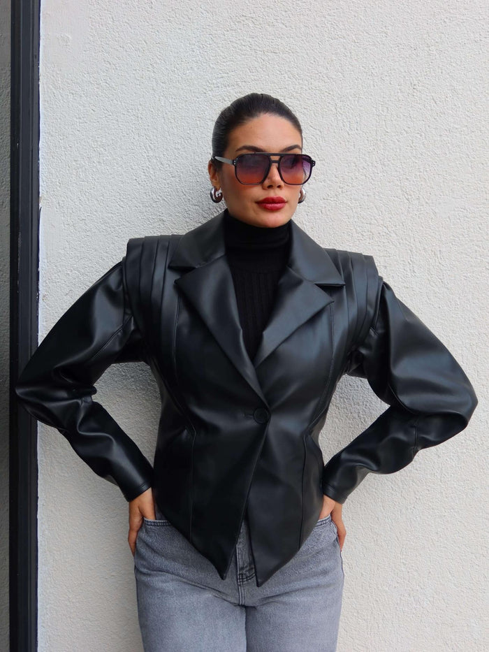 Asimetrik Kesim Deri Ceket