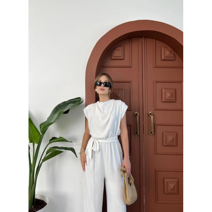 Omuz Vatkalı Bel Kuşaklı Premium Tulum Beyaz