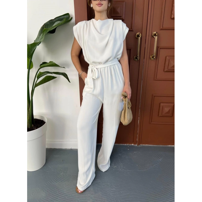 Omuz Vatkalı Bel Kuşaklı Premium Tulum Beyaz