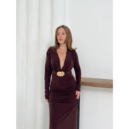 Aksesuar Detaylı Dekolte Sandy Elbise Kahverengi