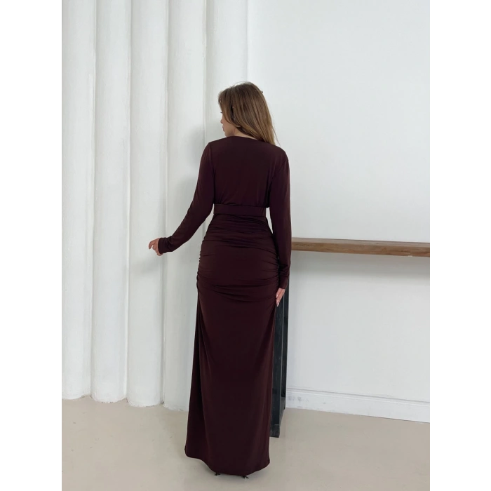 Aksesuar Detaylı Dekolte Sandy Elbise Kahverengi