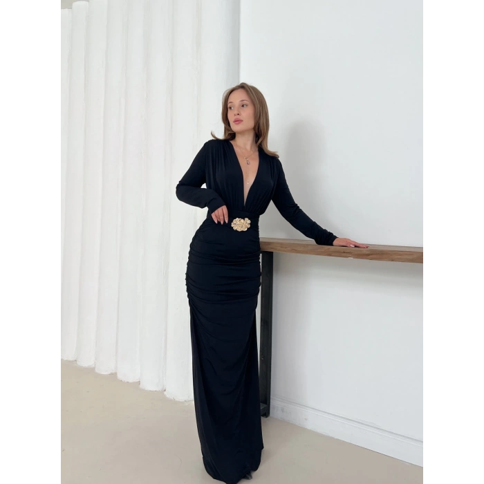 Aksesuar Detaylı Dekolte Sandy Elbise Siyah