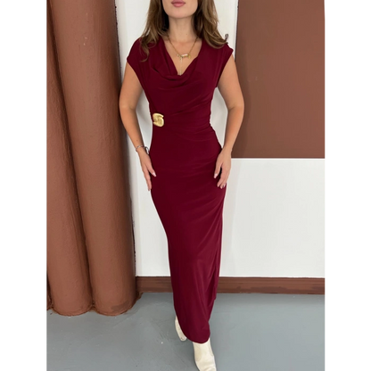 Aksesuarlı Büzgü Detaylı Elbise Bordo