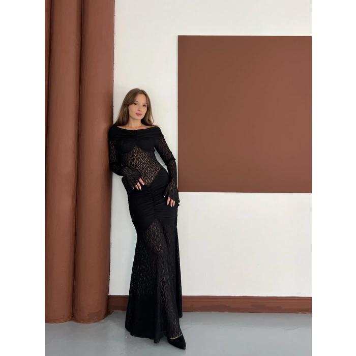 Dantel Detaylı Dekolte Elbise Siyah