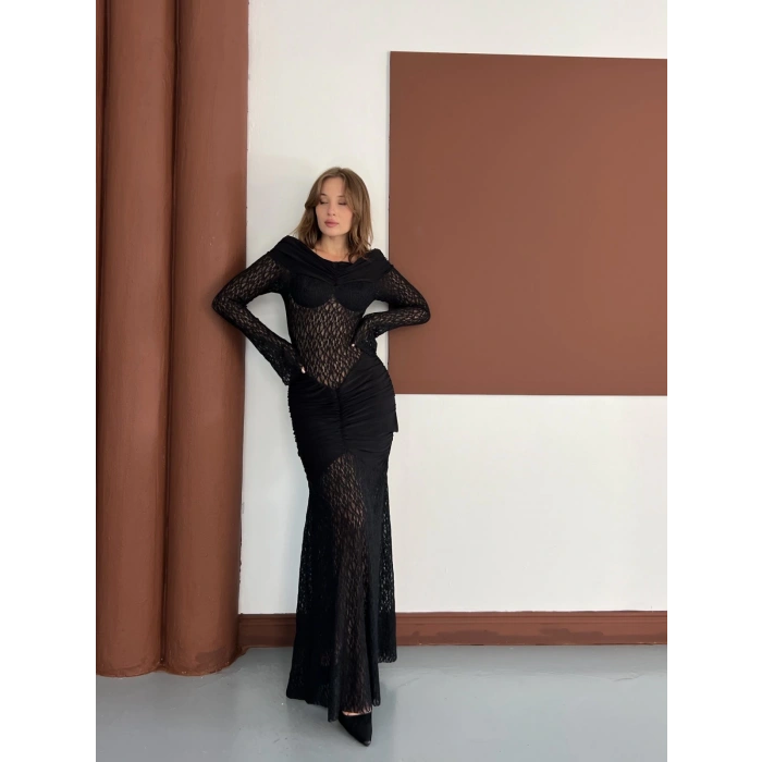 Dantel Detaylı Dekolte Elbise Siyah