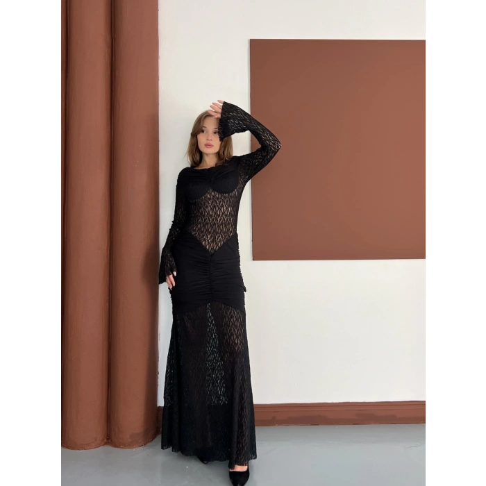 Dantel Detaylı Dekolte Elbise Siyah