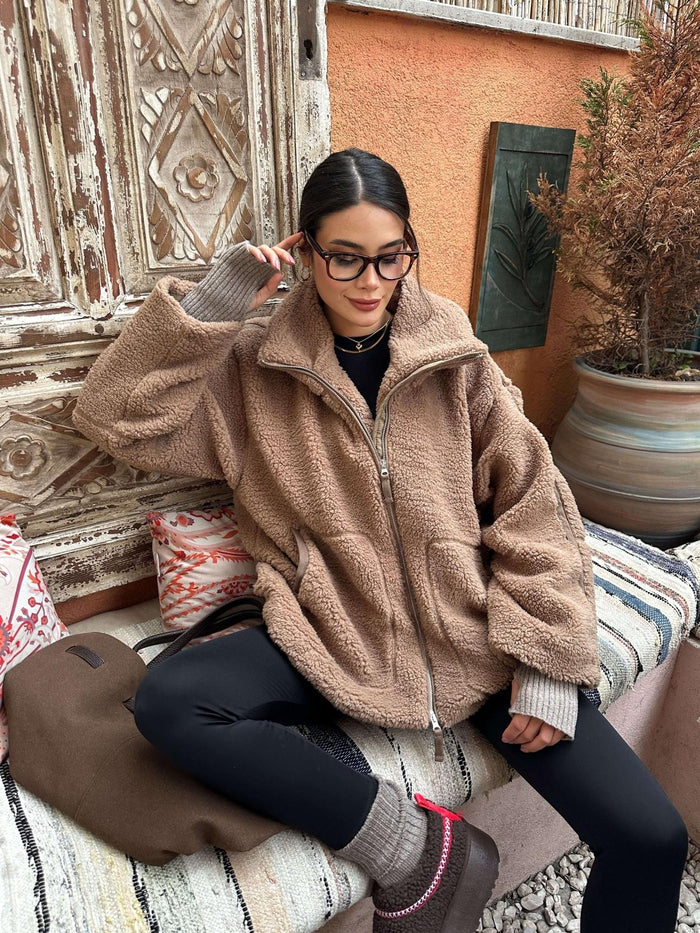 Dik Yaka Cepli Peluş Mont