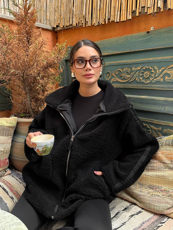 Dik Yaka Cepli Peluş Mont