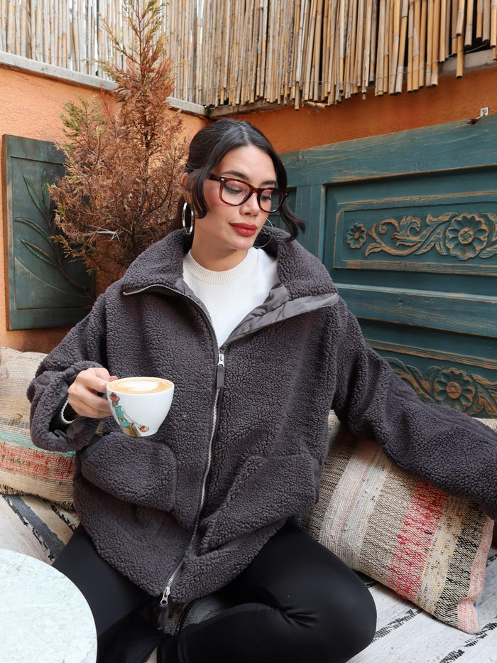 Dik Yaka Cepli Peluş Mont