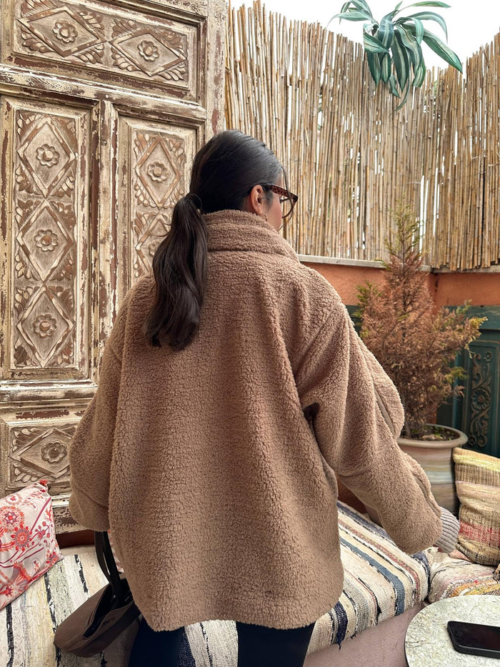 Dik Yaka Cepli Peluş Mont