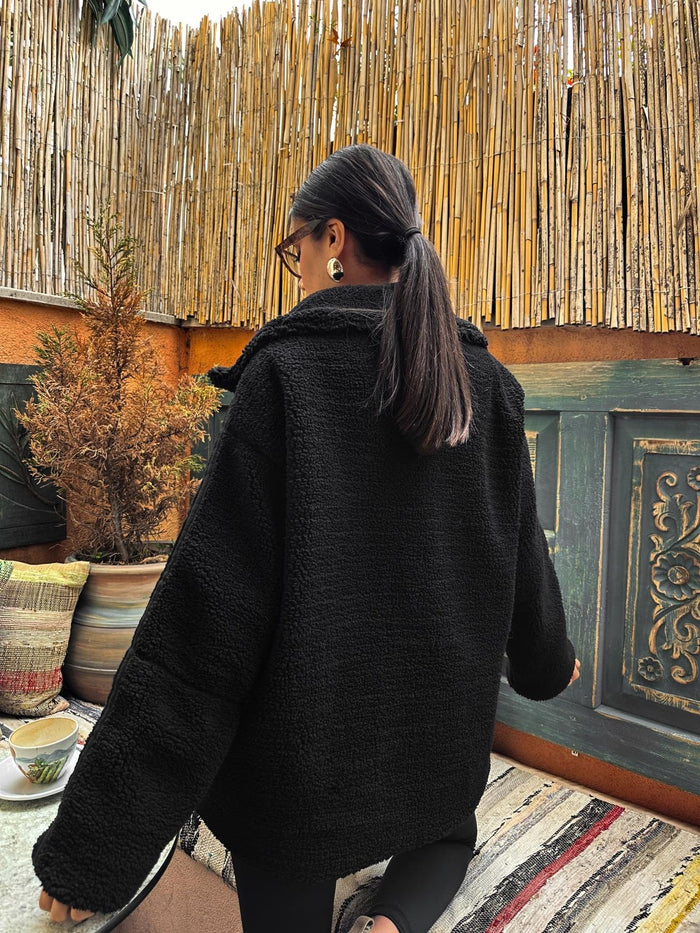 Dik Yaka Cepli Peluş Mont