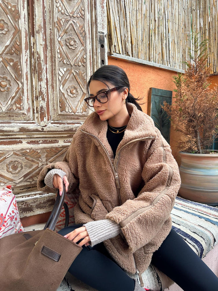 Dik Yaka Cepli Peluş Mont