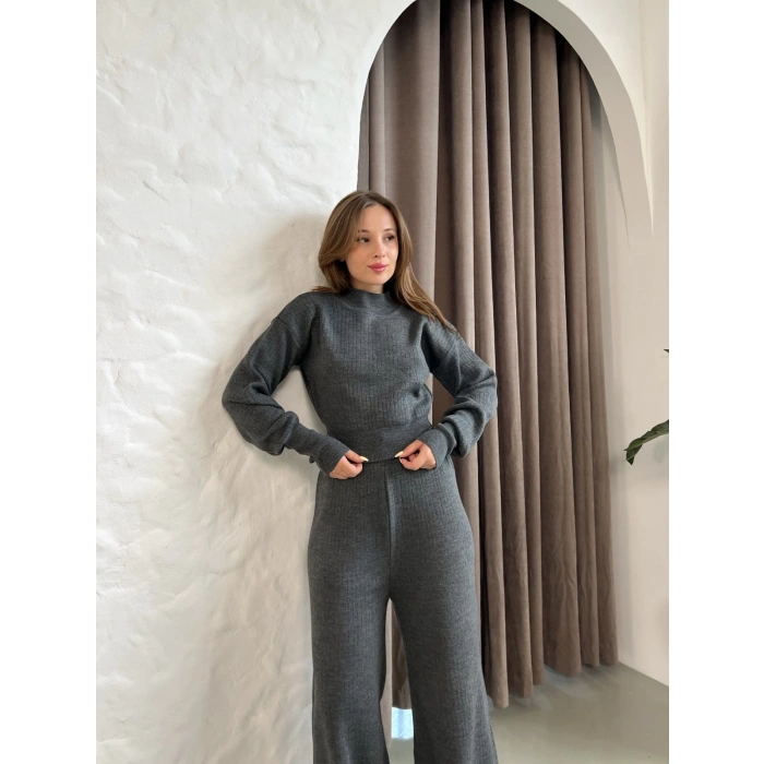 Dik Yaka Parmak Geçmeli Triko Koyu Gri