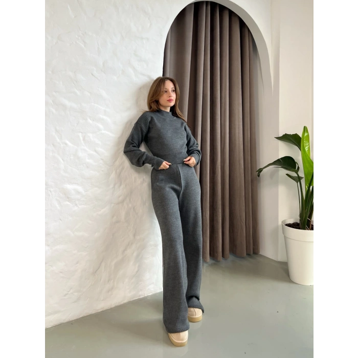 Dik Yaka Parmak Geçmeli Triko Koyu Gri