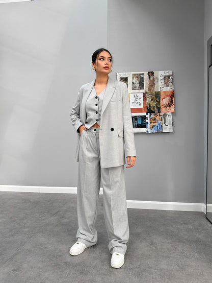 Gri Üçlü Yelekli Takım