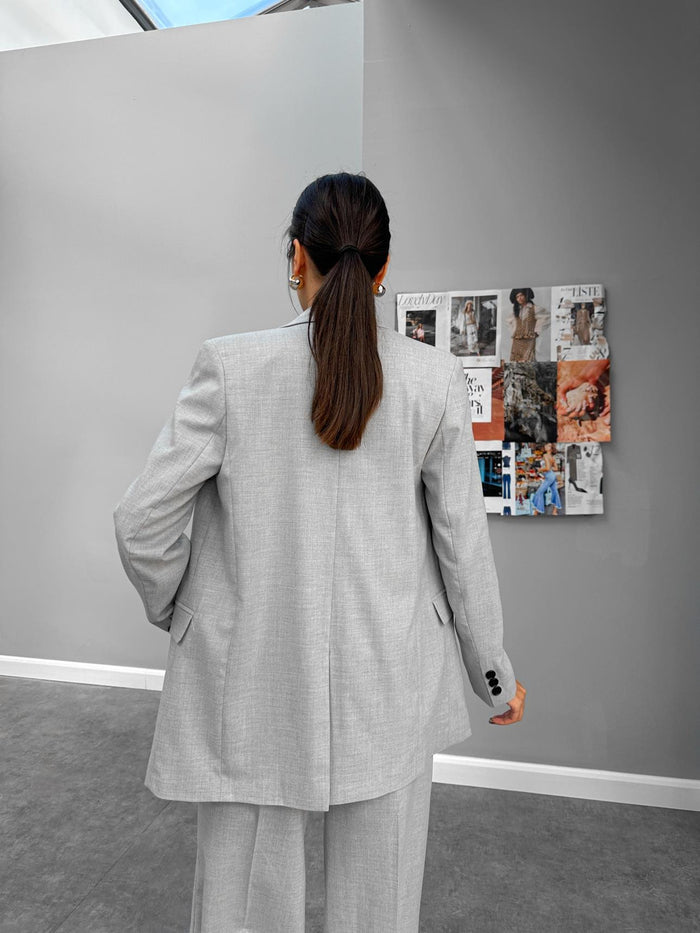 Gri Üçlü Yelekli Takım