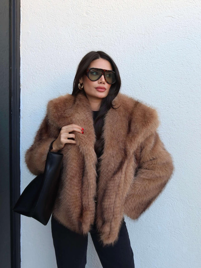 İthal Şal Yaka Jakarlı Suni Kürk