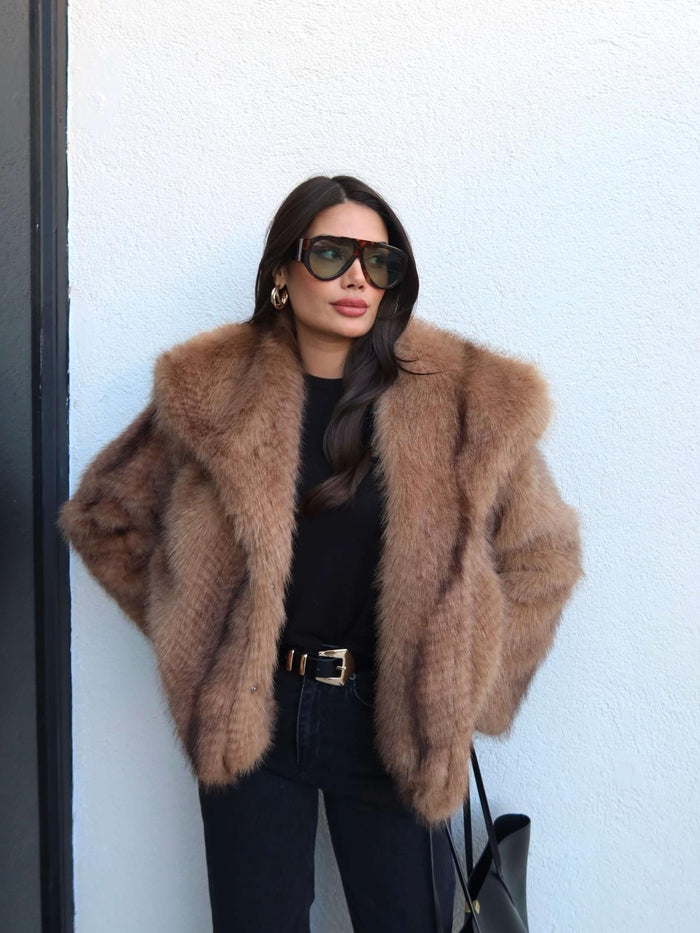 İthal Şal Yaka Jakarlı Suni Kürk