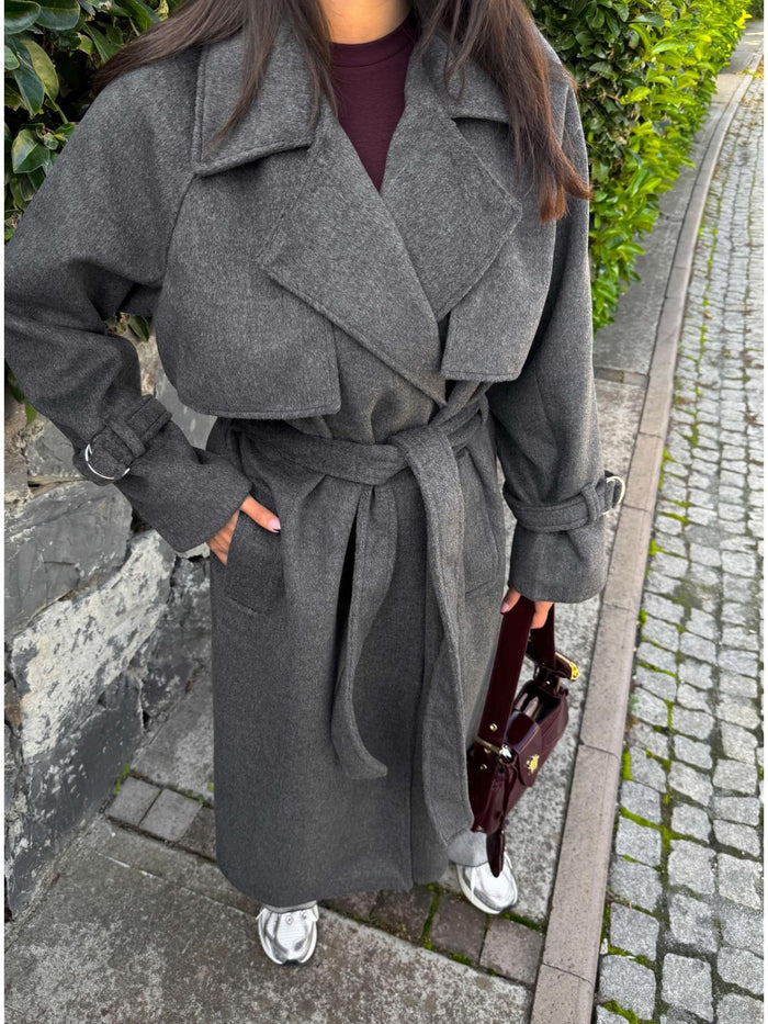 Kruvaze Kol Kemerli Kuşaklı Yün Kaban