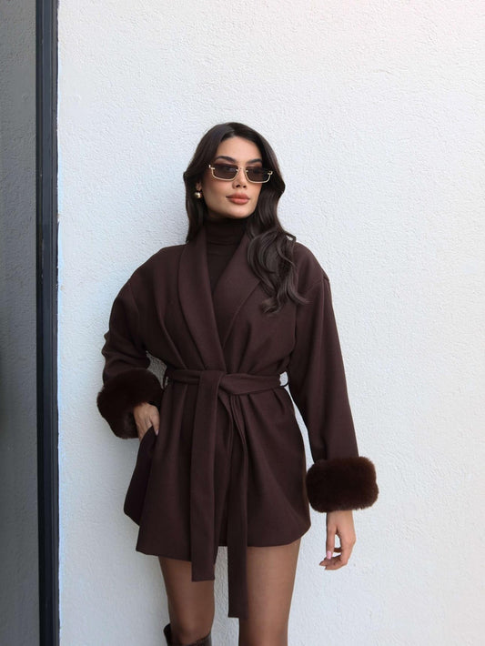 Kürk Manşetli Bağlamalı Kısa Kaban