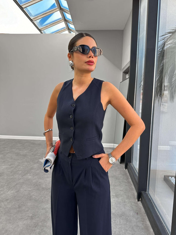 Lacivert Üçlü Yelekli Takım