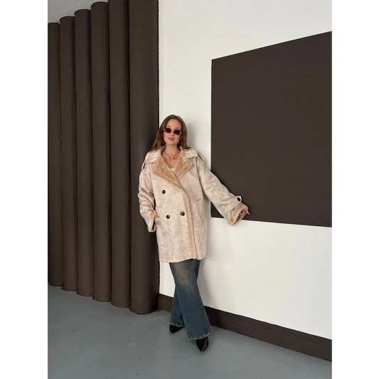 Peluş Detaylı Uzun Lamine Kaban Bej