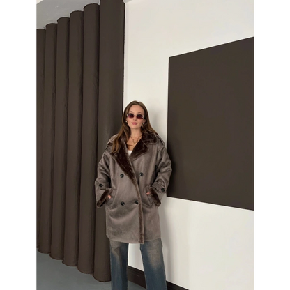 Peluş Detaylı Uzun Lamine Kaban Kahve