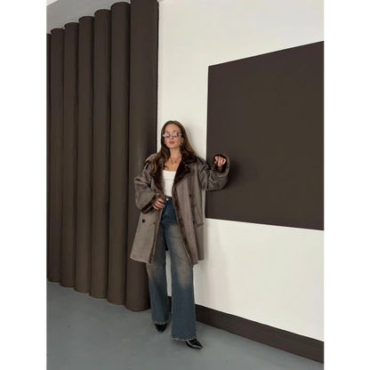 Peluş Detaylı Uzun Lamine Kaban Kahve