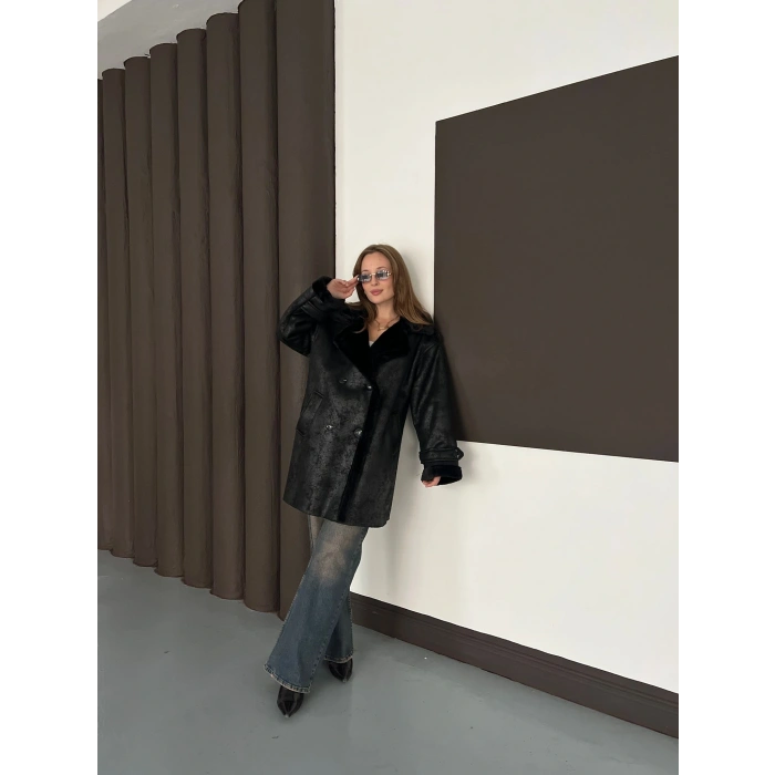 Peluş Detaylı Uzun Lamine Kaban Siyah