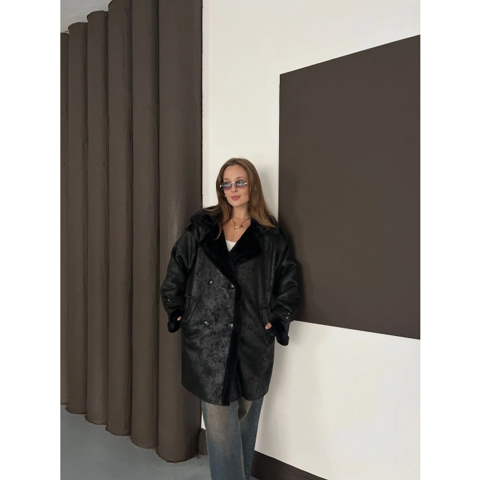 Peluş Detaylı Uzun Lamine Kaban Siyah