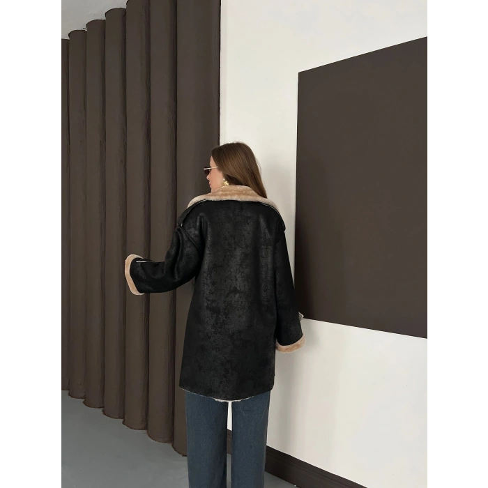 Peluş Detaylı Uzun Lamine Kaban Siyah Bej