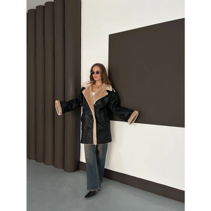 Peluş Detaylı Uzun Lamine Kaban Siyah Bej