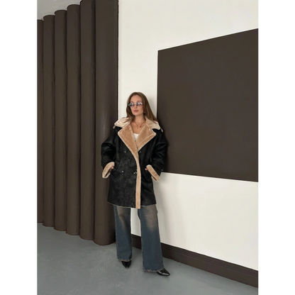 Peluş Detaylı Uzun Lamine Kaban Siyah Bej