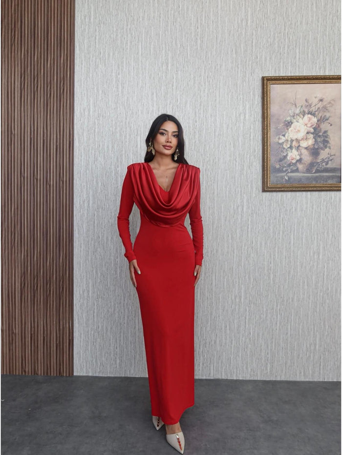 Pileli Degaje Yaka Elbise