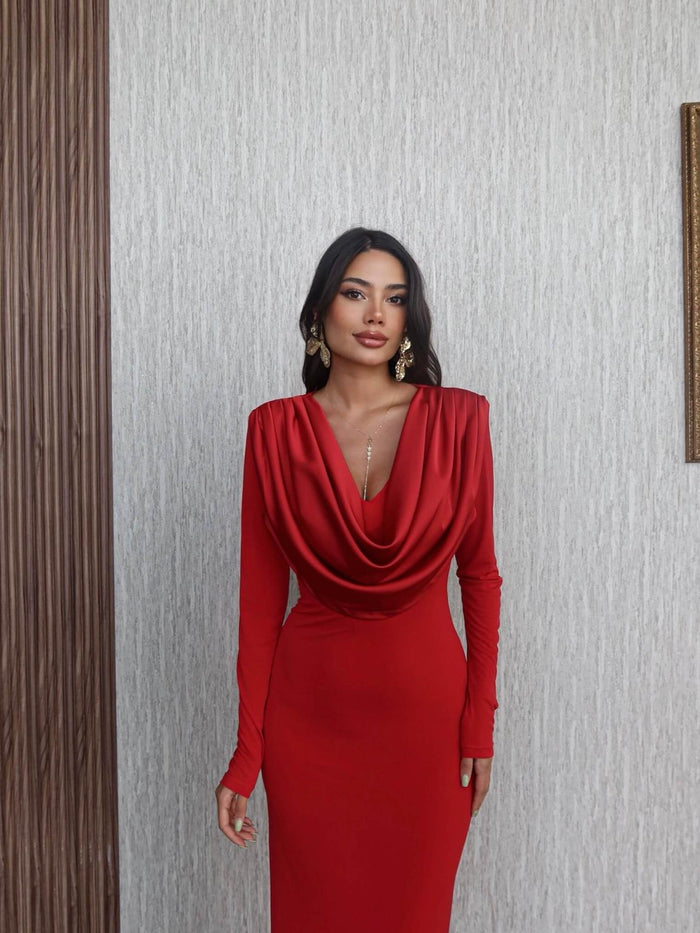 Pileli Degaje Yaka Elbise