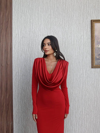 Pileli Degaje Yaka Elbise