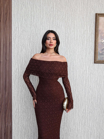 Açık Omuz Güpür Desenli Uzun Elbise