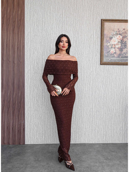 Açık Omuz Güpür Desenli Uzun Elbise