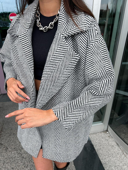 Siyah Oversize Balıksırtı Kaban