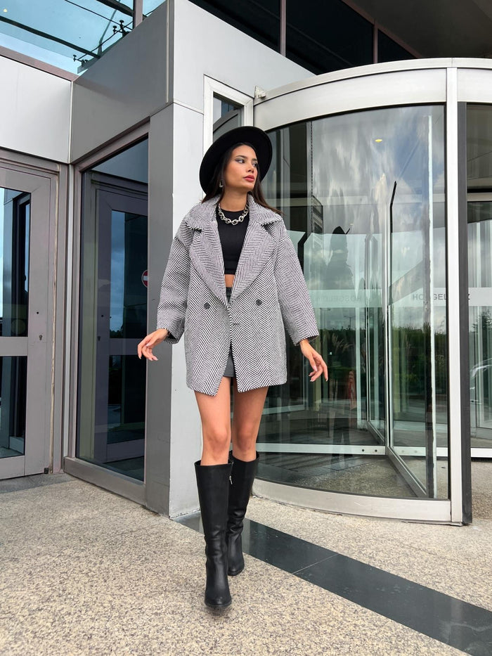 Siyah Oversize Balıksırtı Kaban