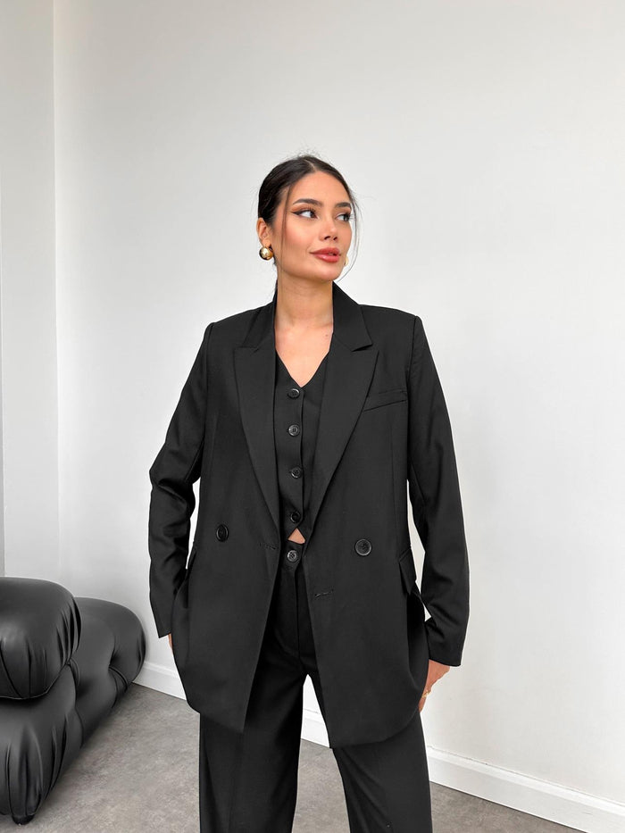 Siyah Üçlü Yelekli Takım