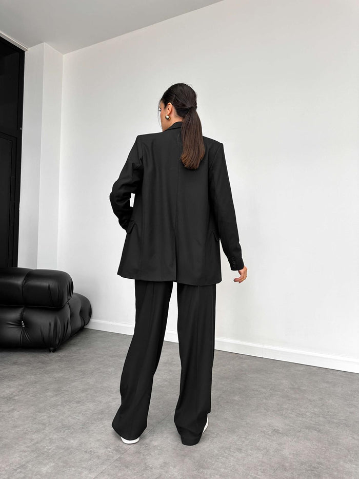 Siyah Üçlü Yelekli Takım