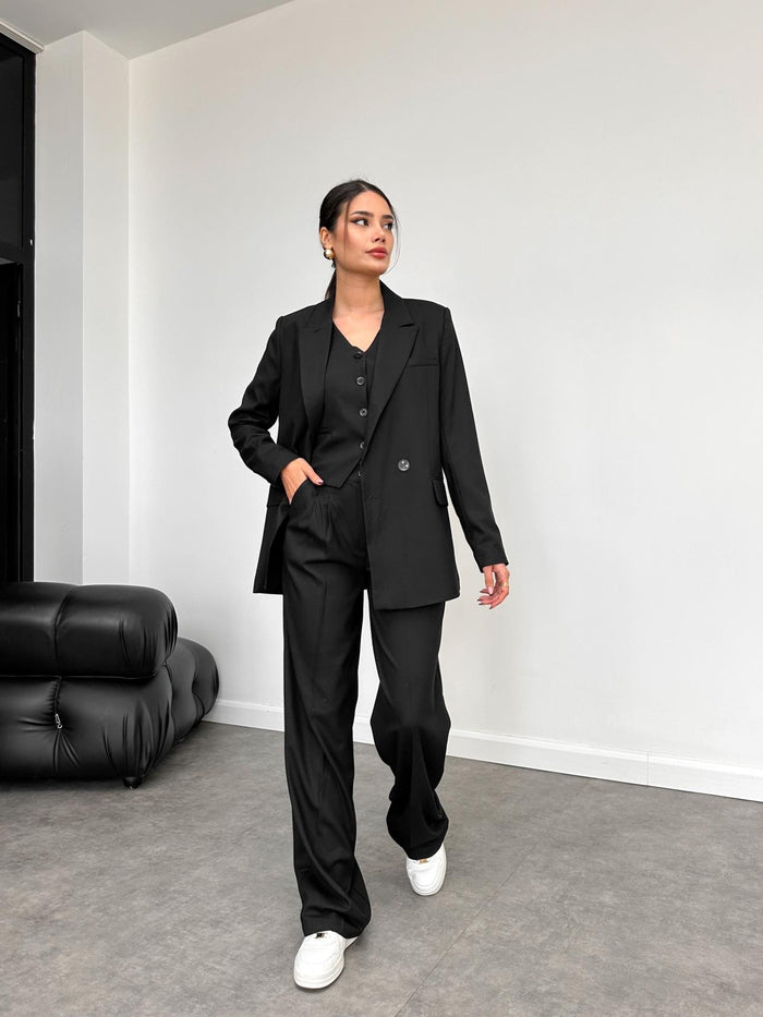 Siyah Üçlü Yelekli Takım