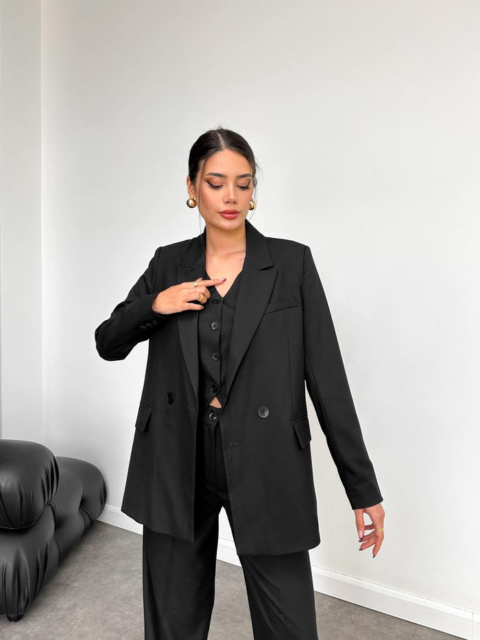 Siyah Üçlü Yelekli Takım