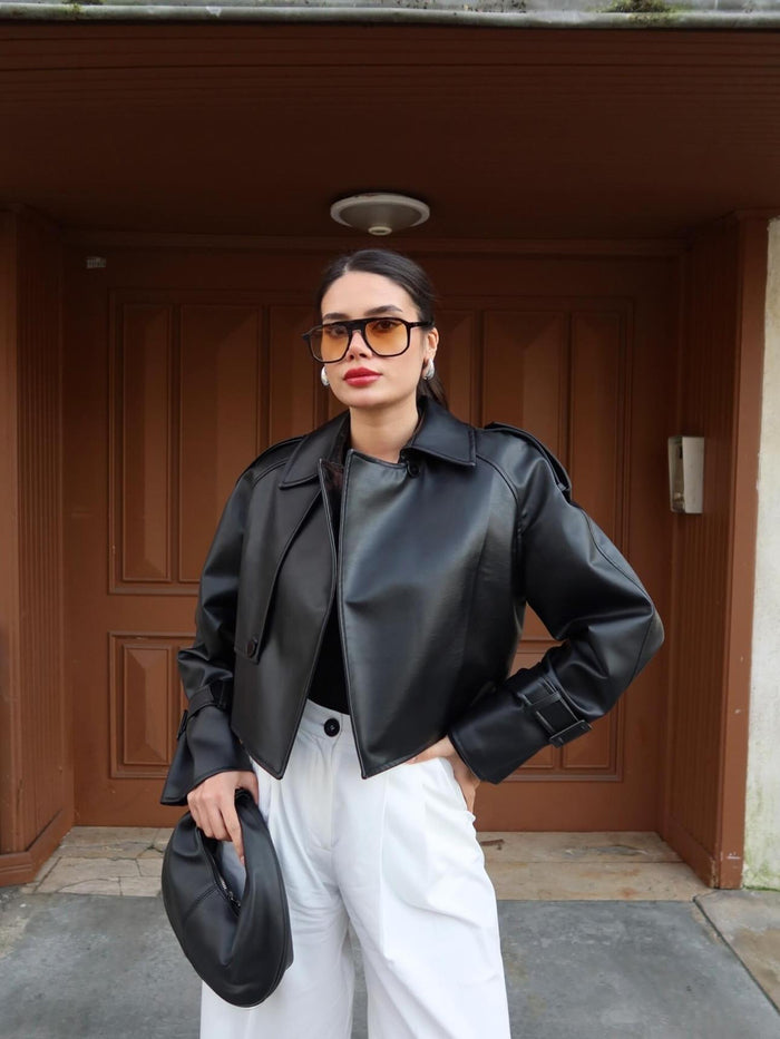 Tasarım Parçalı Kısa Deri Ceket