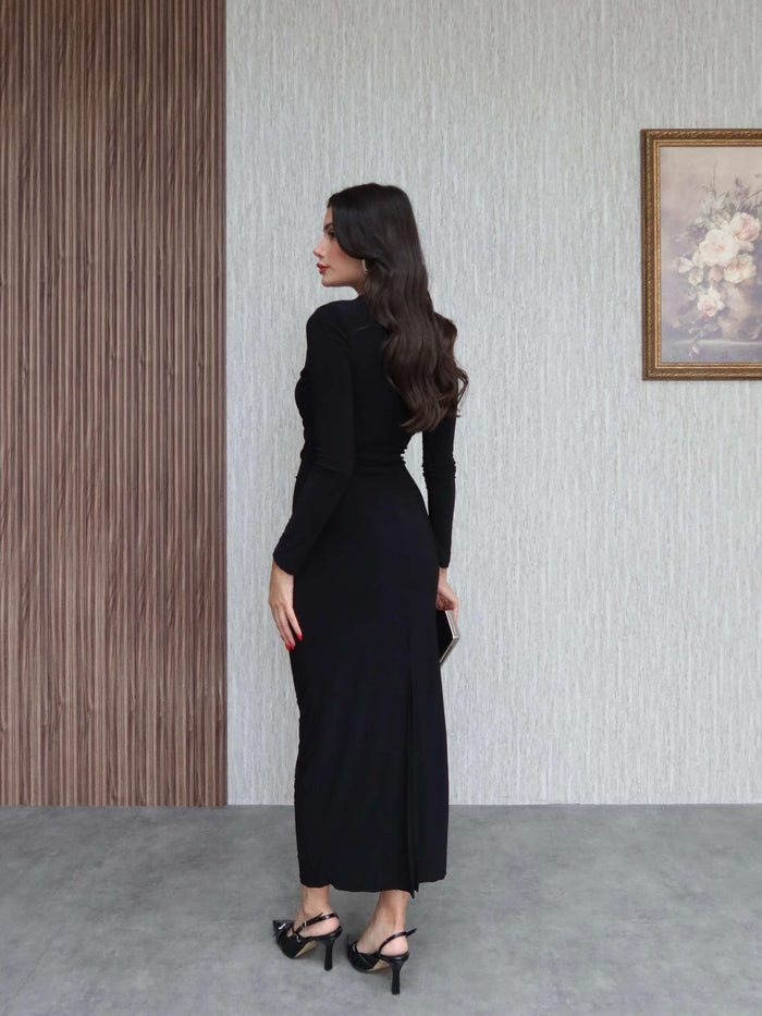 Uzun Kol Drapeli Yırtmaçlı Elbise