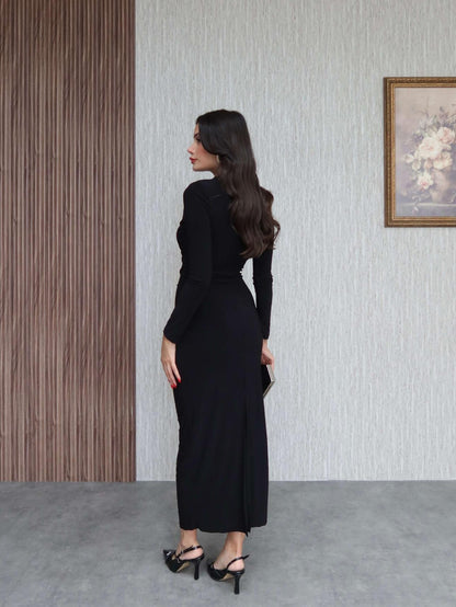 Uzun Kol Drapeli Yırtmaçlı Elbise